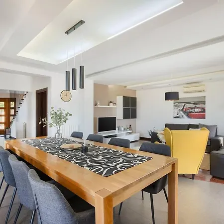 Villa Brdo By Istrialux Trviz