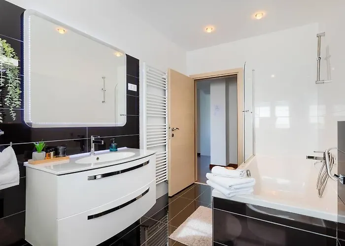 빌라 Brdo By Istrialux